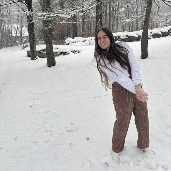 Meet your Posher, Emily - Picture 1 of 1